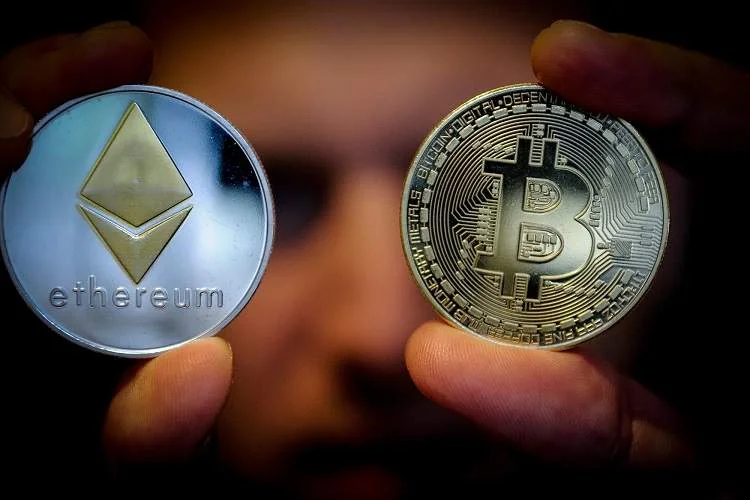 مقایسه اتریوم با بیت کوین بیت کوین (BTC) چیست؟